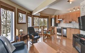 Bright Condo Near The Lake By Globalstay